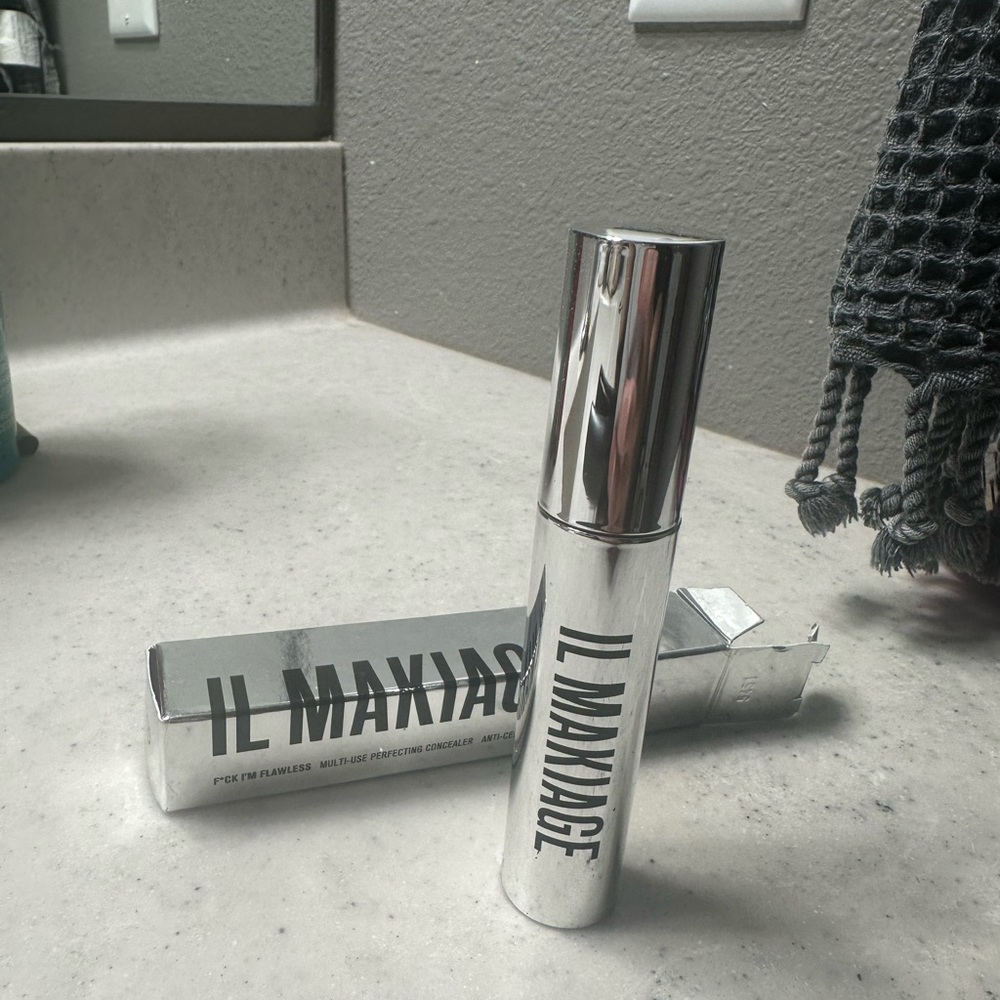F*CK I'M FLAWLESS MULTI-USE PERFECTING CONCEALER